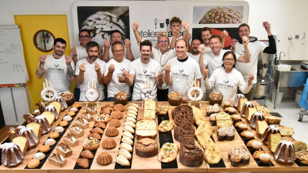 Photos d'artisans boulangers formés au panettone